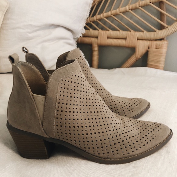 Yoki Ankle Booties - Picture 5 of 5